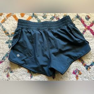Lululemon Hotty Hot Low-Rise Shorts 2.5”